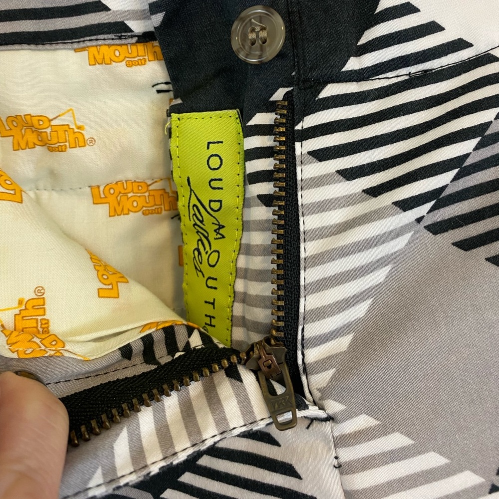 Loudmouth Ladies golf shorts - Picture 3 of 7